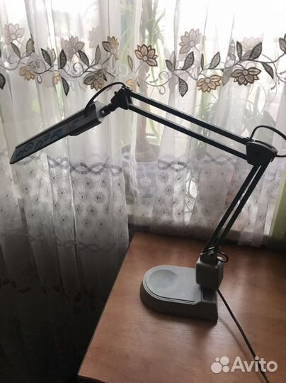 Лампа настольная