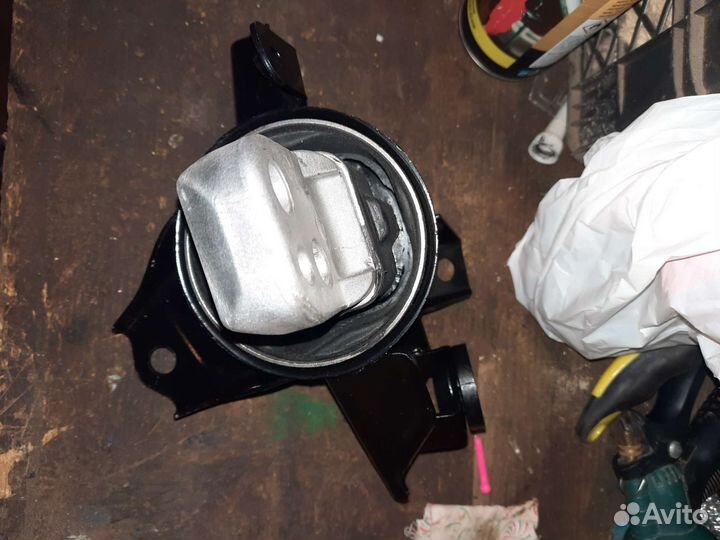 Подушка/опора двигателя левая передняя Kia ceed