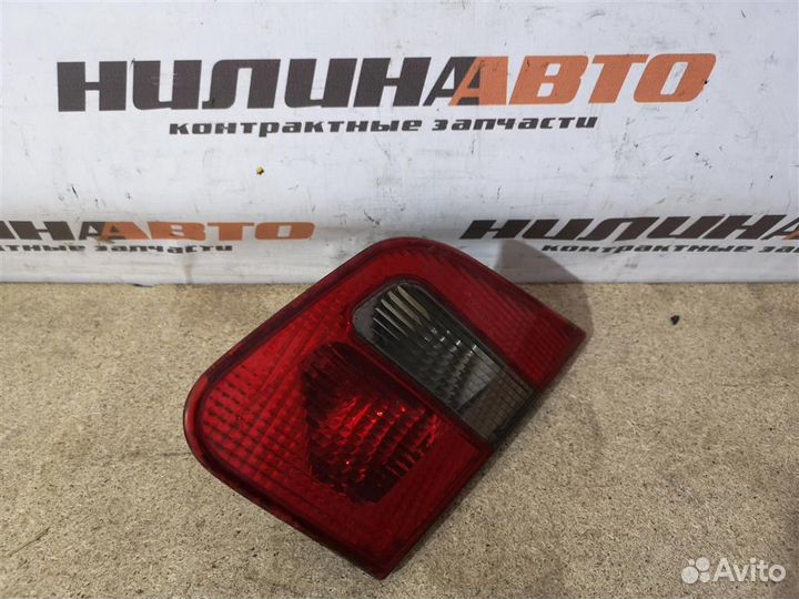 Фонарь правый в крышку багажника Митсубиси Каризма