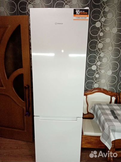 Холодильник бу indesit ITS 4200 W