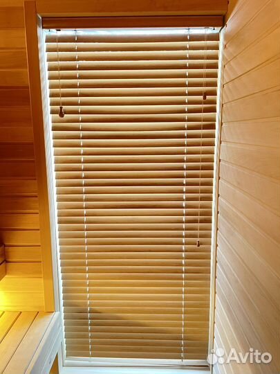 Жалюзи горизонтальные деревянные