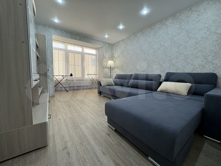 2-к. квартира, 65 м², 3/8 эт.