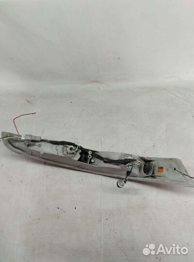 Габарит левый toyota estima R20