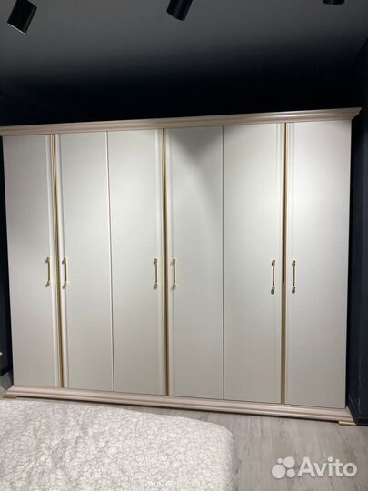 Спальный гарнитур