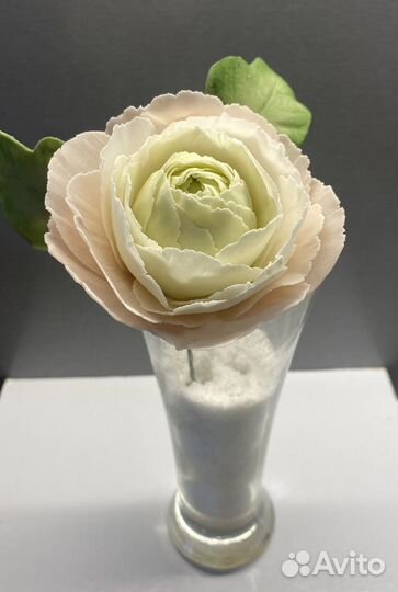 Сахарные и вафельные цветы-декор для тортов