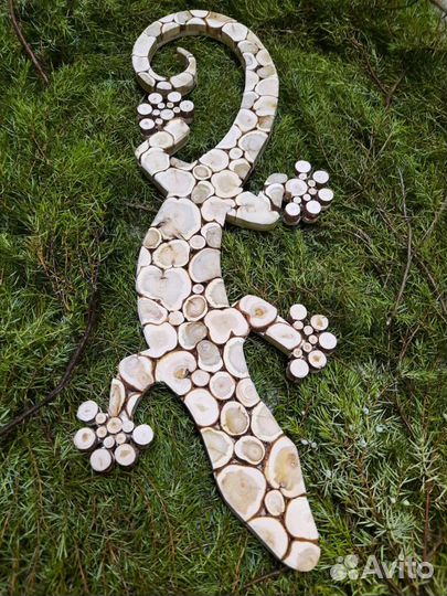 Панно из можжевельника