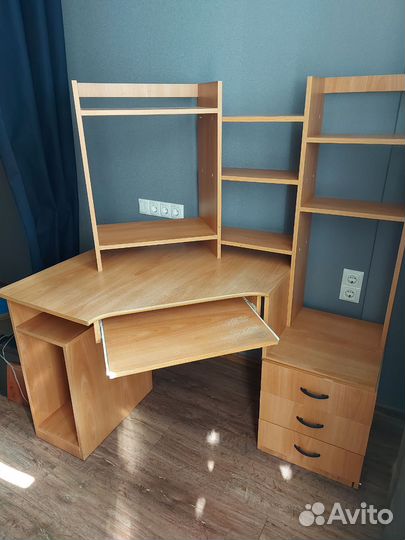 Компьютерный стол