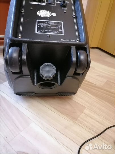 Блютуз колонка с микрофоном