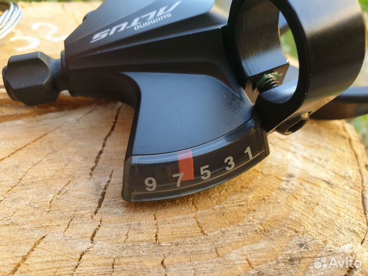 Манетка 9 скоростей Shimano Altus