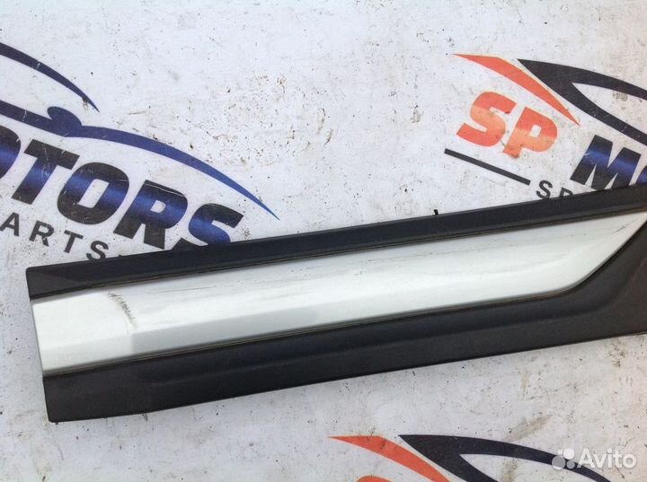 Накладка двери задней левой Mitsubishi Outlander III (2012—2015)