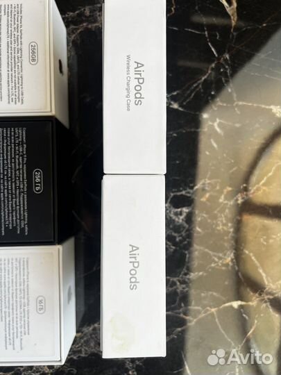 Коробка, упаковка от компании apple