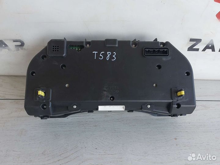 Toyota Avensis 3 Щиток приборов