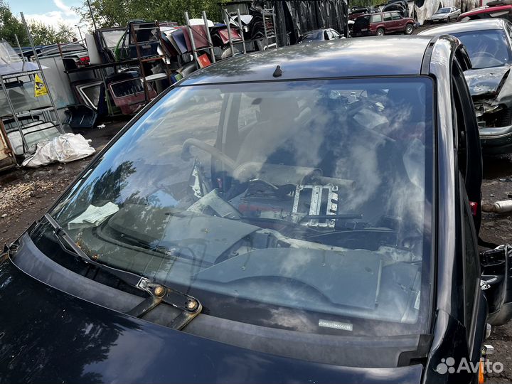 Лобовое стекло Ford C-Max 1