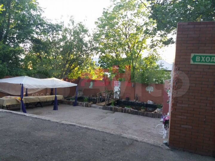 Продам здание, 734 м²