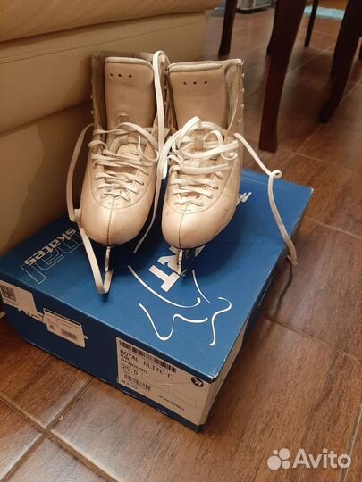 Ботинки для фигурного катания