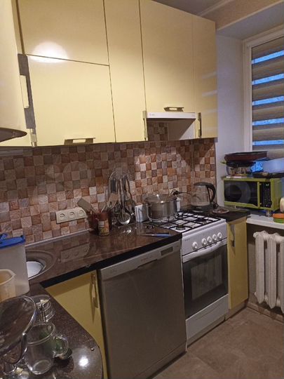 2-к. квартира, 42 м², 3/3 эт.