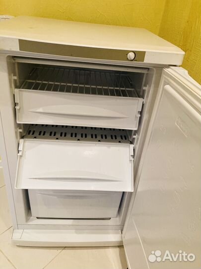 Морозильная камера Indesit SFR 100