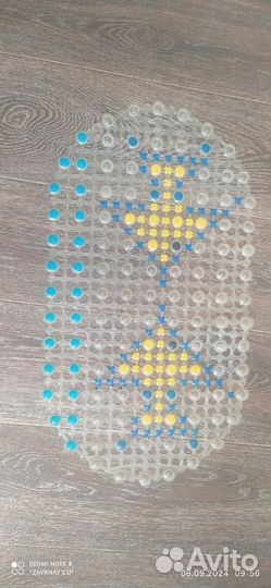 Коврик на присосках в ванную