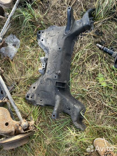 Подрамник передний Пежо 408