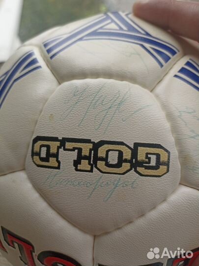 Футбольный мяч с автографами сборной России