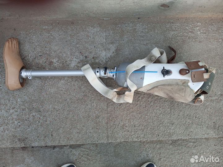 Протез левой ноги