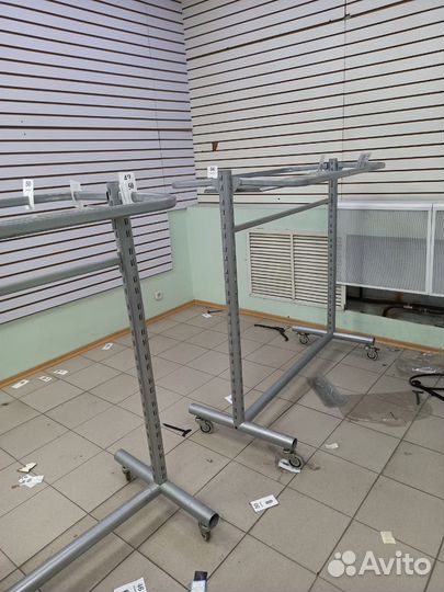 Вешалка для одежды напольная