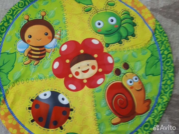 Развивающий коврик и погремушки