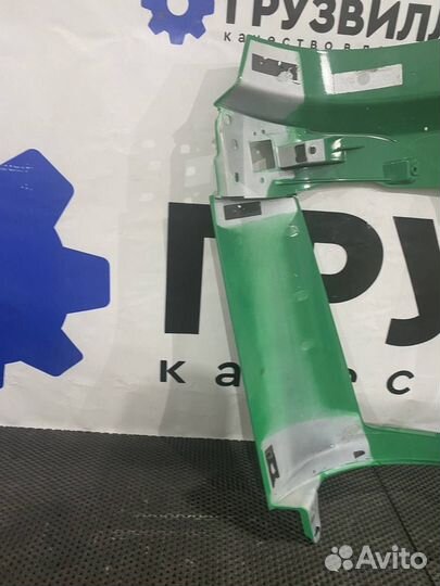 Окантовка левой фары Volvo FH4 82884026