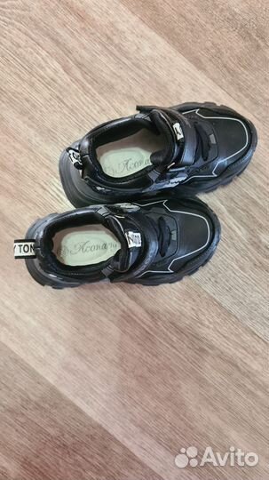 Кроссовки детские