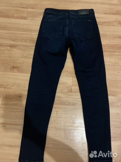 Джинсы новые