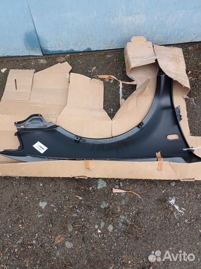 Крыло переднее левое