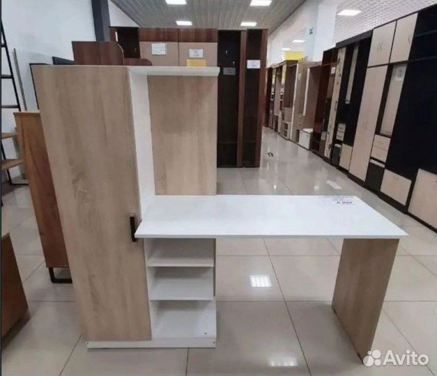 Письменный стол / Компьютерный стол