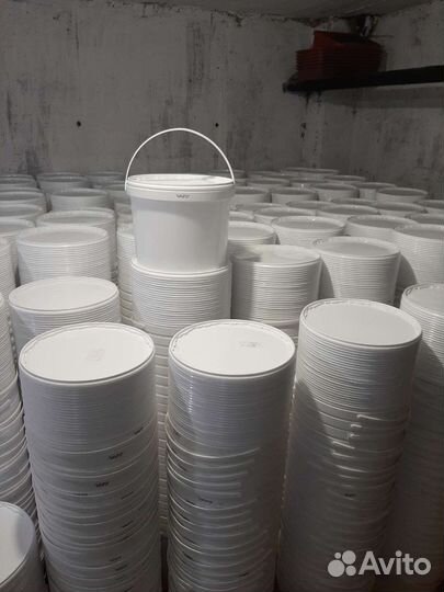 Ведра пластиковые крышкой