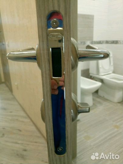 Установка межкомнатных дверей