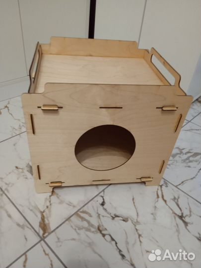Будка, домик для кошки или небольшой собачки