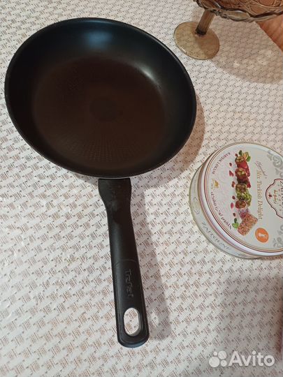 Сковорода tefal 25 см б/в