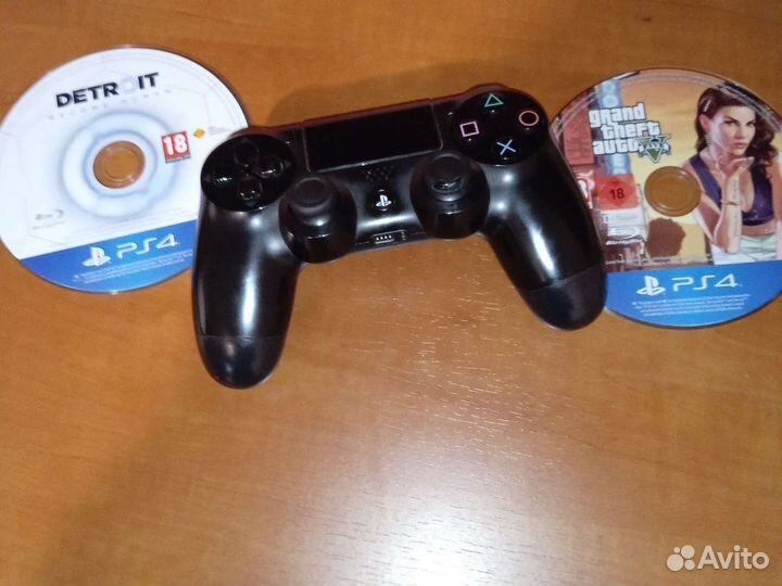 Джостик PS4