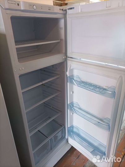 Холодильник бирюса. Доставка