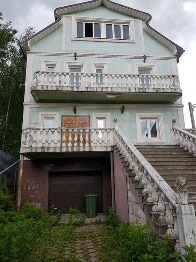 Дом 357 м² на участке 9 сот.
