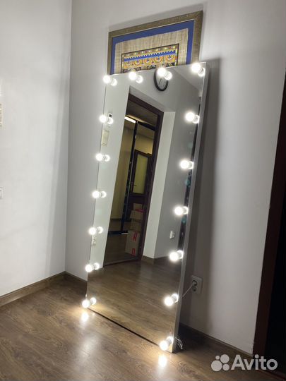 Зеркало гримерное с подсветкой