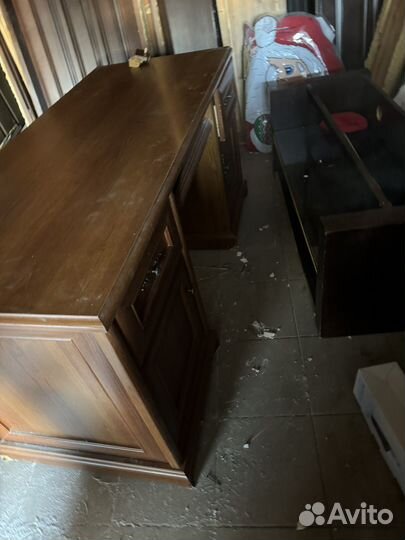 Письменный стол из кабинета