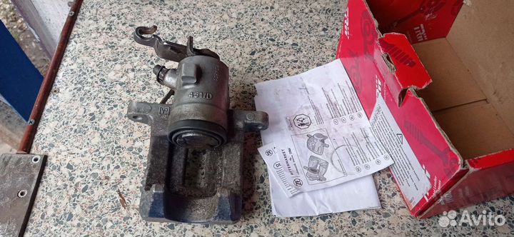 Суппорт задний левый VAG