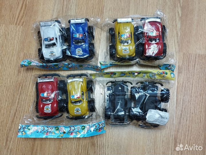 Набор инерционных машинок