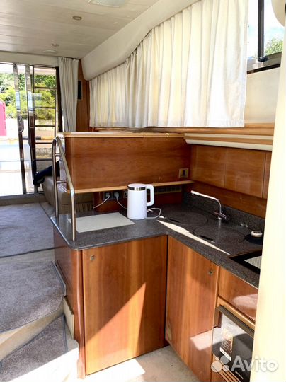 Яхта две палубы 12 метров