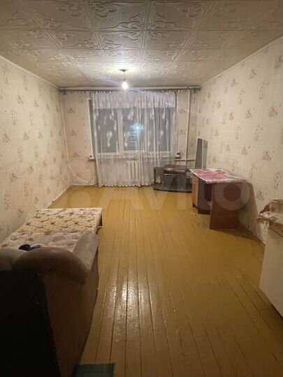 Комната 18 м² в 9-к., 4/5 эт.