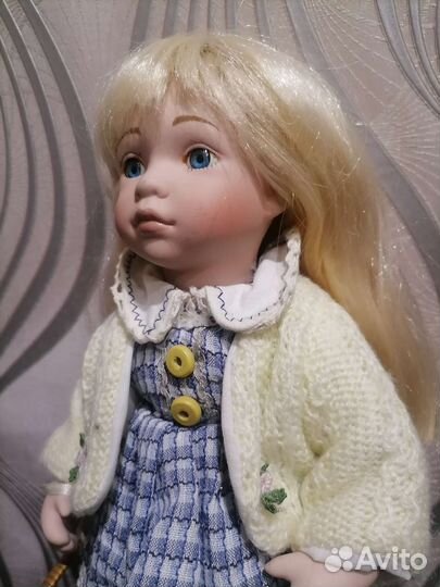 Кукла фарфоровая коллекционная