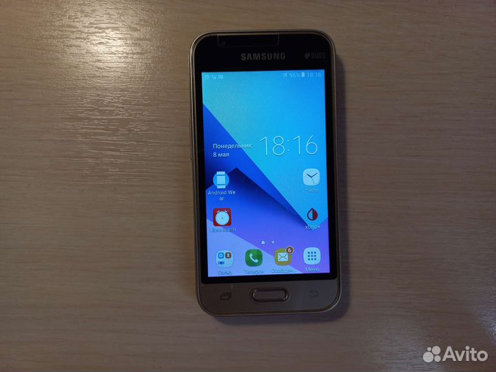 Телефон Samsung-J106F