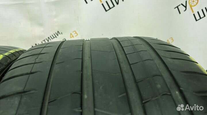 Pirelli P Zero PZ4 315/30 R22 94Y