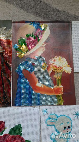 Готовая вышивка стразы,мулине,бисер