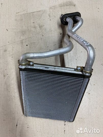 Радиатор отпителя toyota corolla 120